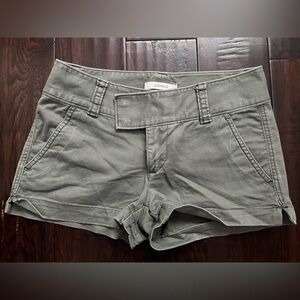 EXPRESS - vintage army green cargo shorts